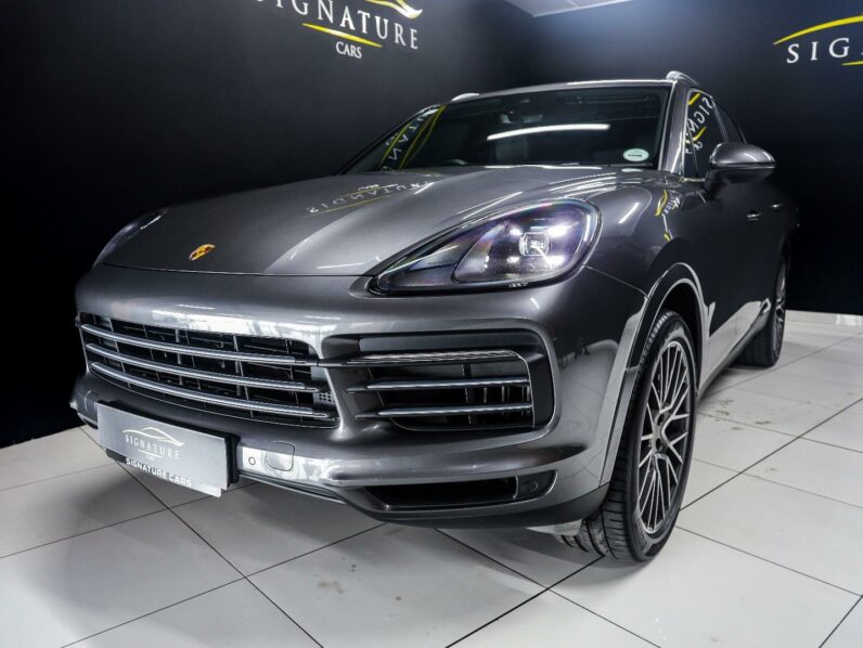 
								2022 Porsche Cayenne Cayenne full									