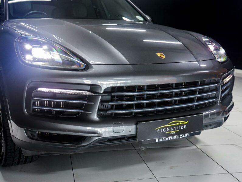 
								2022 Porsche Cayenne Cayenne full									