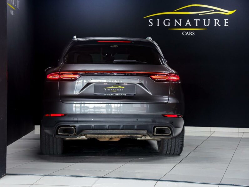 
								2022 Porsche Cayenne Cayenne full									