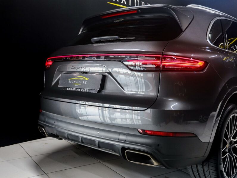 
								2022 Porsche Cayenne Cayenne full									