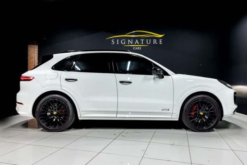 
								2021 Porsche Cayenne GTS full									