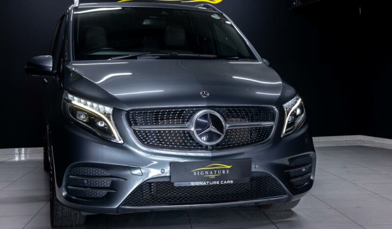 
								2022 Mercedes-Benz V-Class V300d Exclusive AMG Line full									