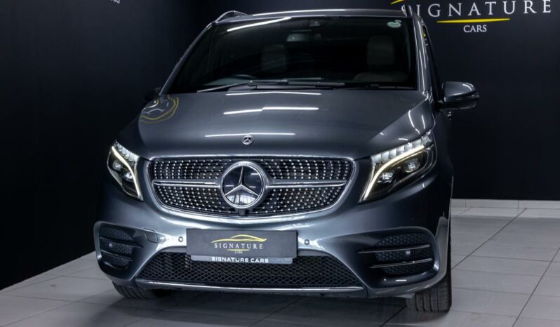 
								2022 Mercedes-Benz V-Class V300d Exclusive AMG Line full									