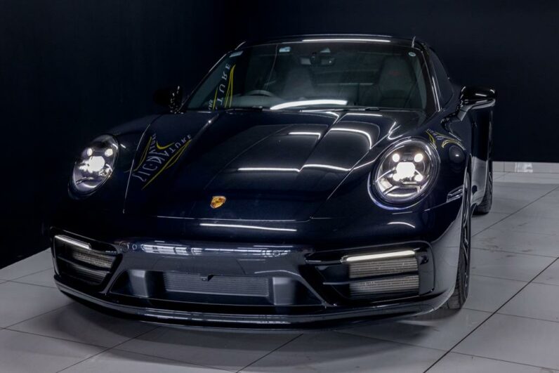 
								2022 Porsche 911 Carrera 4 GTS Coupe full									