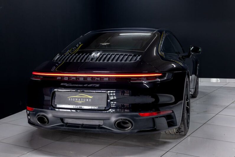 
								2022 Porsche 911 Carrera 4 GTS Coupe full									