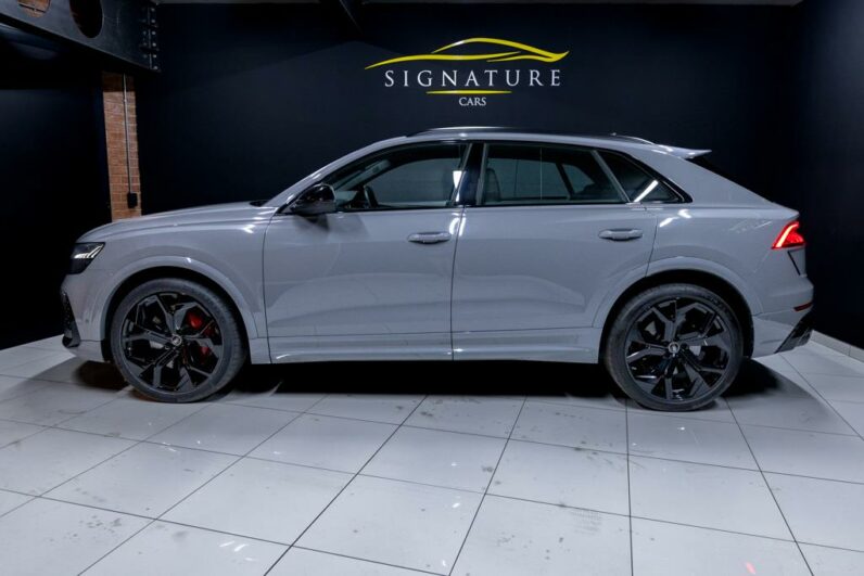 
								2024 Audi RSQ8 Quattro full									