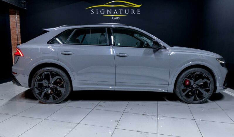 
								2024 Audi RSQ8 Quattro full									