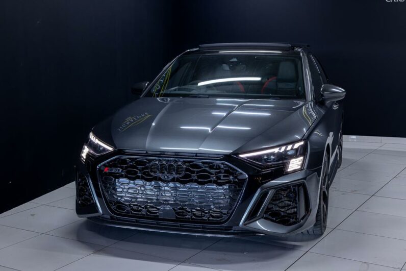 
								2022 Audi RS3 Sportback Quattro full									