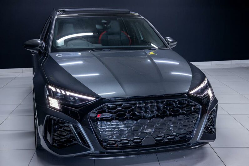 
								2022 Audi RS3 Sportback Quattro full									