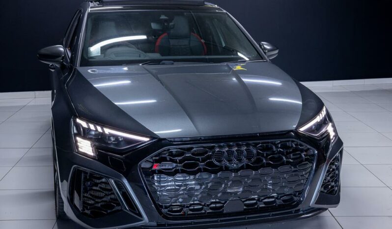 
								2022 Audi RS3 Sportback Quattro full									