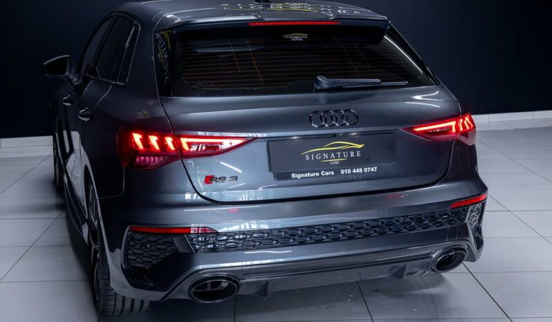 
								2022 Audi RS3 Sportback Quattro full									