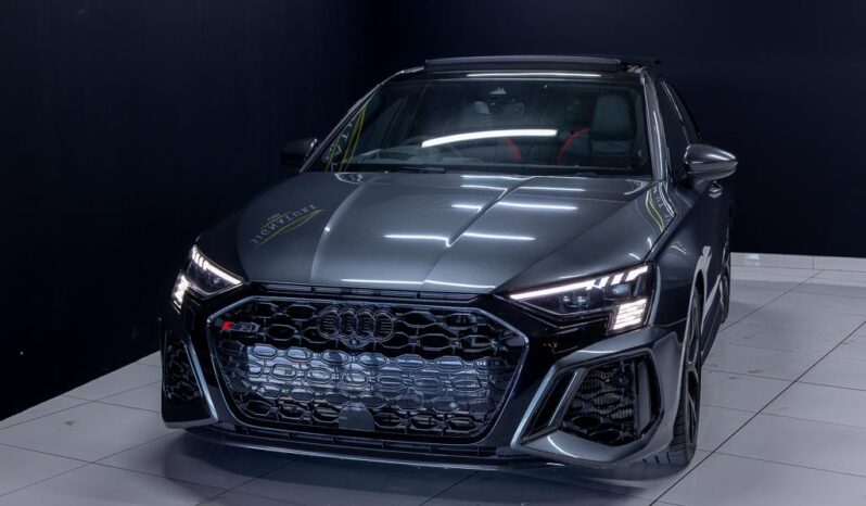 
								2022 Audi RS3 Sportback Quattro full									