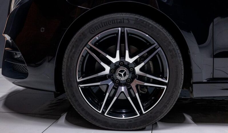 
								2024 Mercedes-Benz V-Class V300d Exclusive AMG Line full									