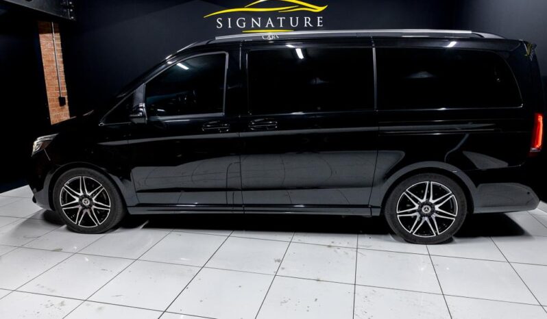 
								2024 Mercedes-Benz V-Class V300d Exclusive AMG Line full									