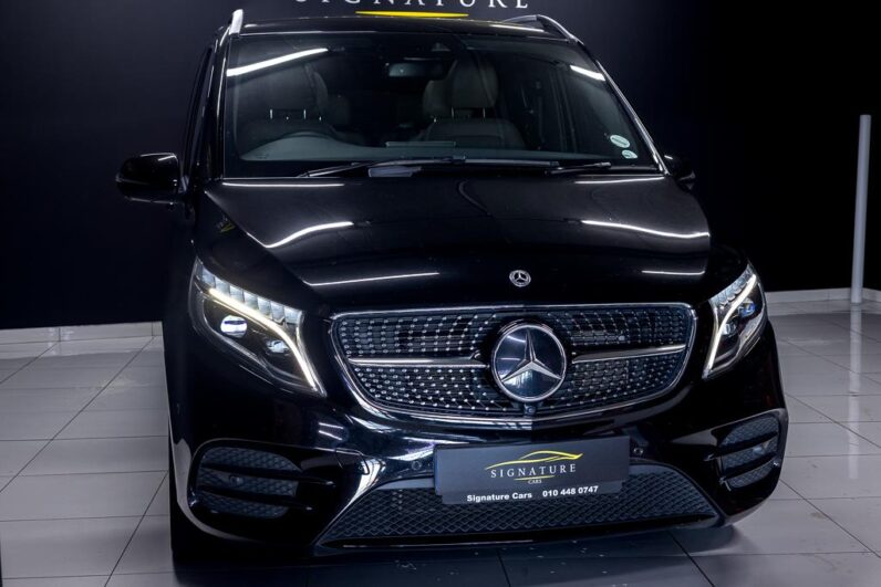 
								2024 Mercedes-Benz V-Class V300d Exclusive AMG Line full									