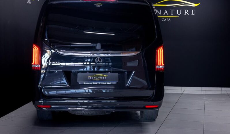 
								2024 Mercedes-Benz V-Class V300d Exclusive AMG Line full									
