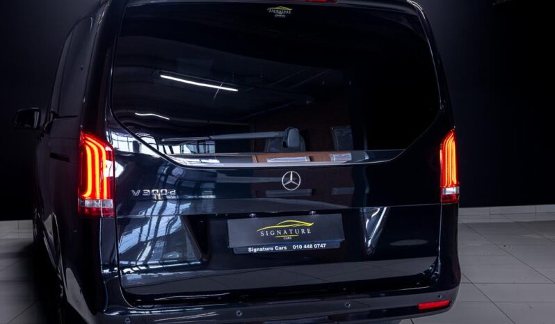 
								2024 Mercedes-Benz V-Class V300d Exclusive AMG Line full									