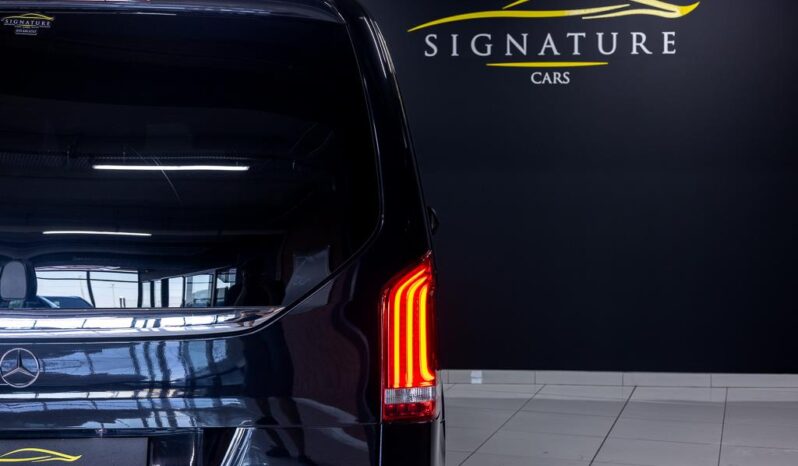 
								2024 Mercedes-Benz V-Class V300d Exclusive AMG Line full									