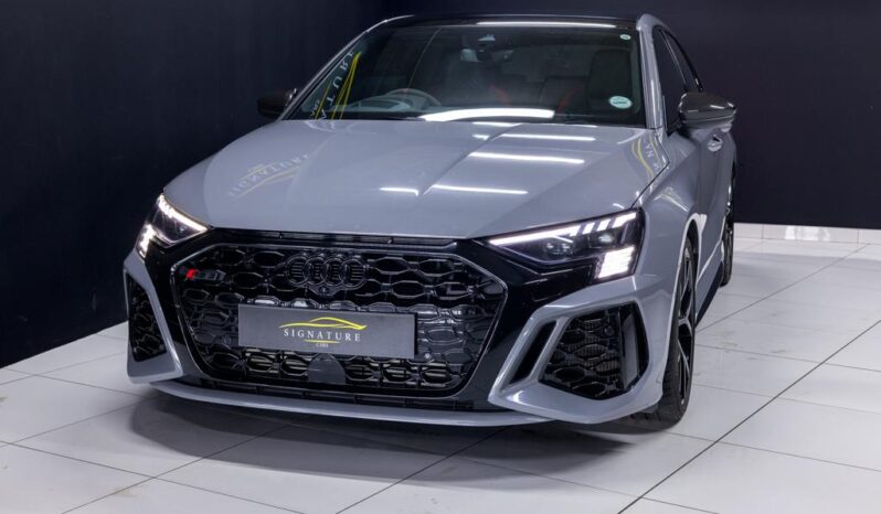 
								2022 Audi RS3 Sportback Quattro full									