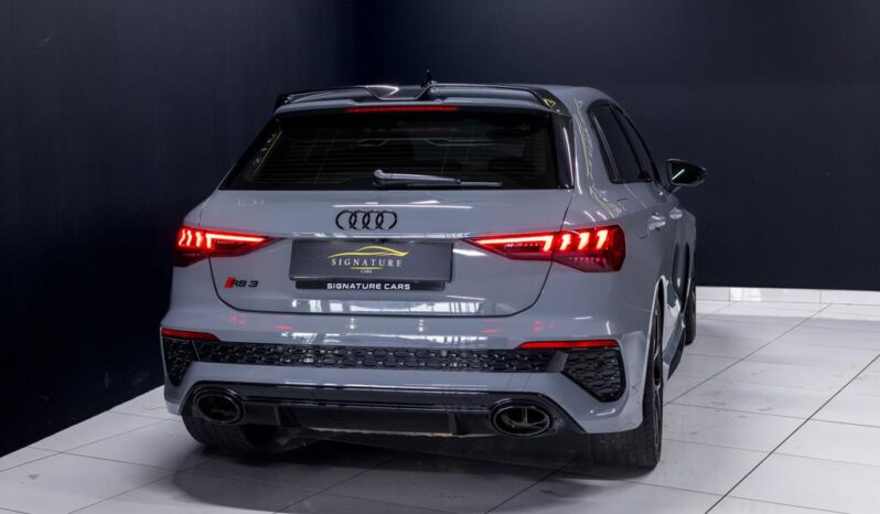 
								2022 Audi RS3 Sportback Quattro full									