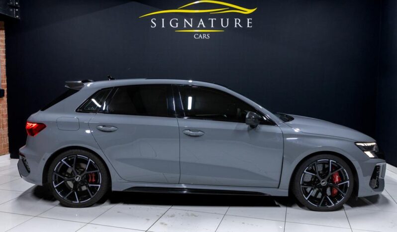 
								2022 Audi RS3 Sportback Quattro full									