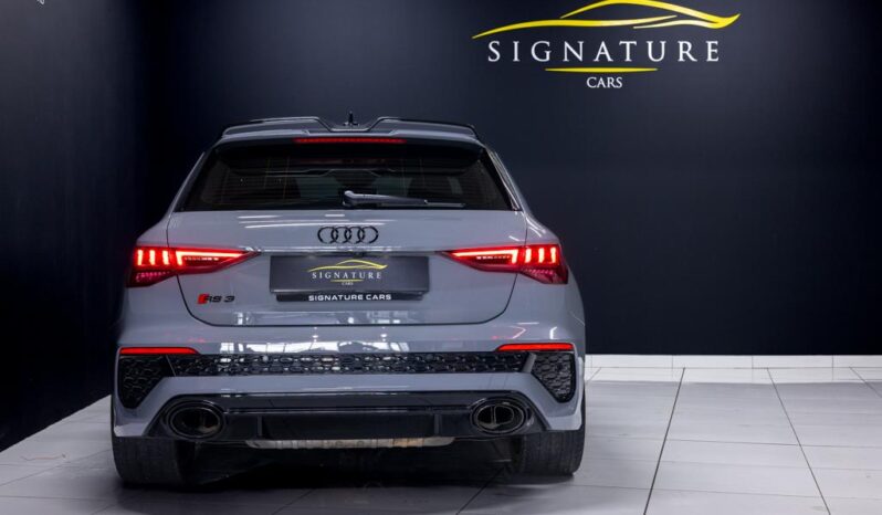 
								2022 Audi RS3 Sportback Quattro full									