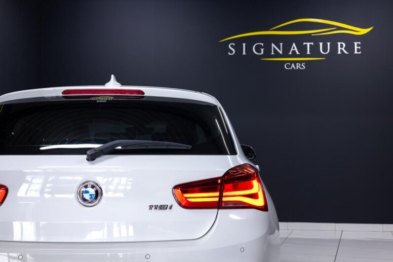
								2019 BMW 1 Series 118i 5-Door M Sport Auto full									
