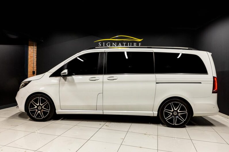 
								2022 Mercedes-Benz V-Class V300d Exclusive AMG Line full									