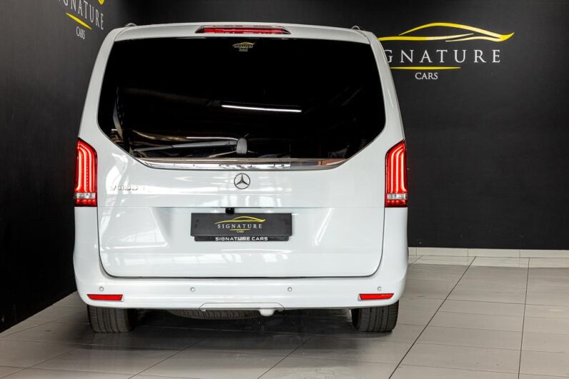 
								2022 Mercedes-Benz V-Class V300d Exclusive AMG Line full									