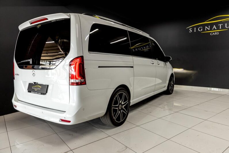 
								2022 Mercedes-Benz V-Class V300d Exclusive AMG Line full									