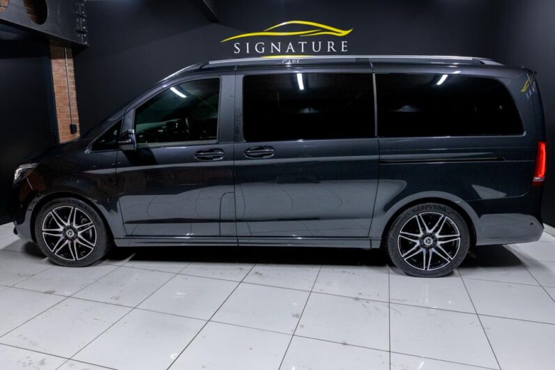 
								2023 Mercedes-Benz V-Class V300d Exclusive AMG Line full									