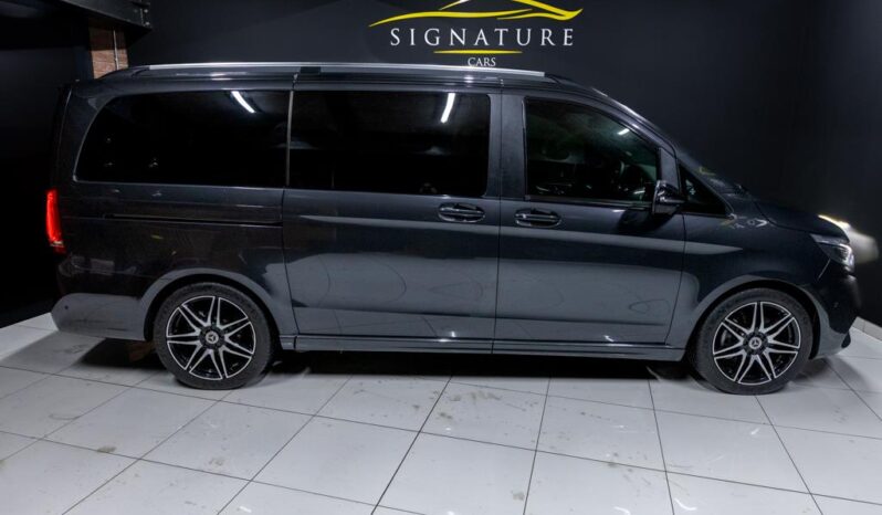 
								2023 Mercedes-Benz V-Class V300d Exclusive AMG Line full									