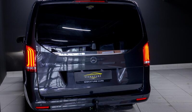 
								2023 Mercedes-Benz V-Class V300d Exclusive AMG Line full									