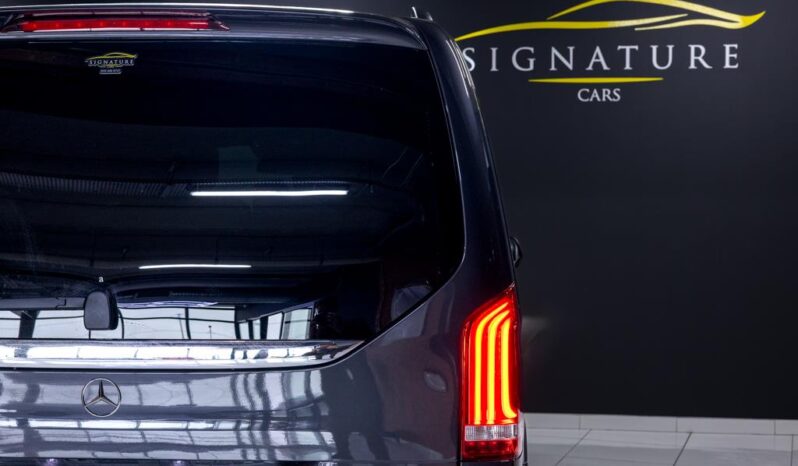
								2023 Mercedes-Benz V-Class V300d Exclusive AMG Line full									