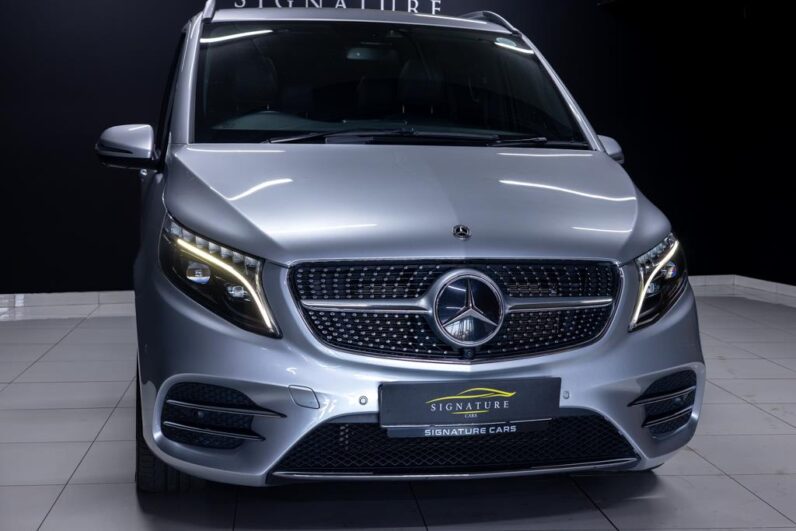 
								2023 Mercedes-Benz V-Class V300d Exclusive AMG Line full									