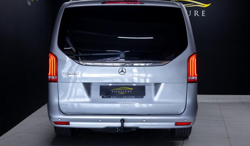 
								2023 Mercedes-Benz V-Class V300d Exclusive AMG Line full									