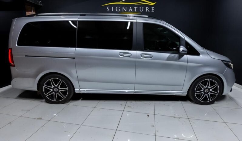 
								2023 Mercedes-Benz V-Class V300d Exclusive AMG Line full									