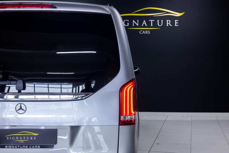 
								2023 Mercedes-Benz V-Class V300d Exclusive AMG Line full									