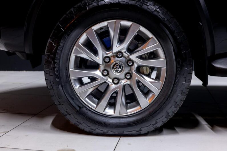 
								2022 Toyota Fortuner 2.8GD-6 VX full									