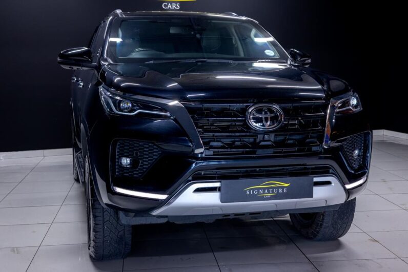 
								2022 Toyota Fortuner 2.8GD-6 VX full									