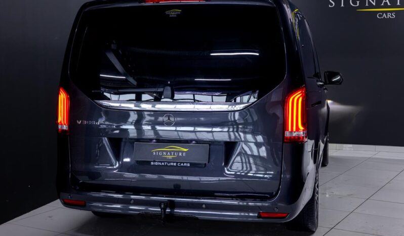 
								2023 Mercedes-Benz V-Class V300d Exclusive AMG Line full									