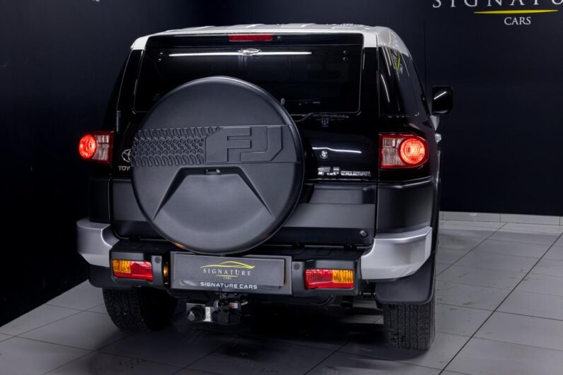 
								2022 Toyota FJ Cruiser FJ Cruiser full									