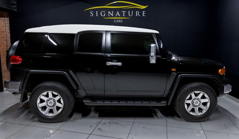 
								2022 Toyota FJ Cruiser FJ Cruiser full									