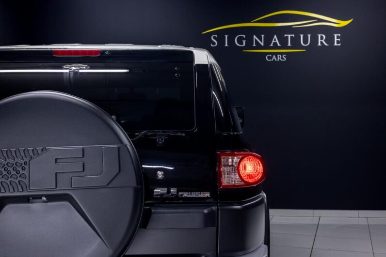 
								2022 Toyota FJ Cruiser FJ Cruiser full									