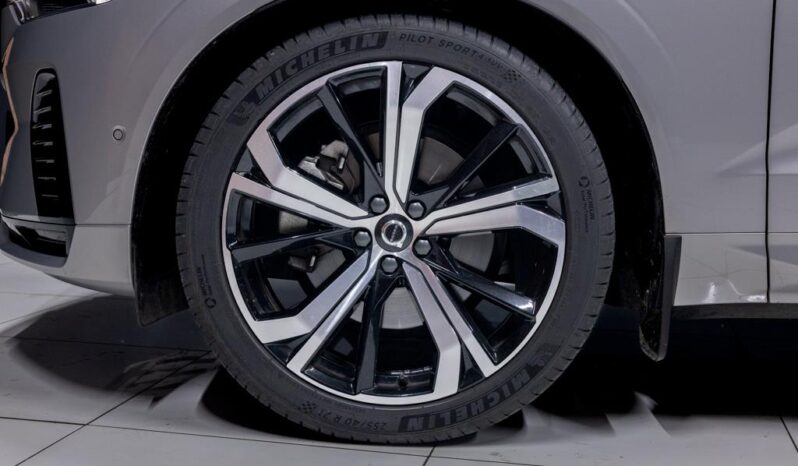 
								2024 Volvo XC60 B5 AWD Ultimate Dark full									
