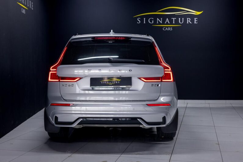 
								2024 Volvo XC60 B5 AWD Ultimate Dark full									