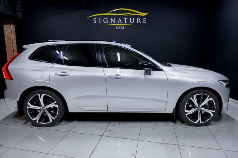 
								2024 Volvo XC60 B5 AWD Ultimate Dark full									