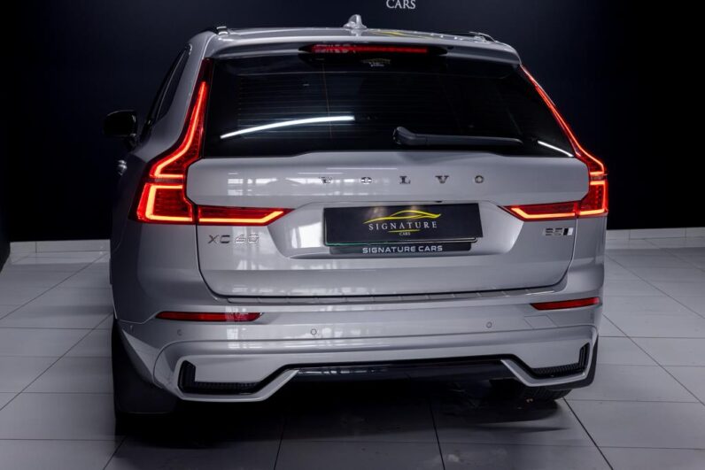 
								2024 Volvo XC60 B5 AWD Ultimate Dark full									