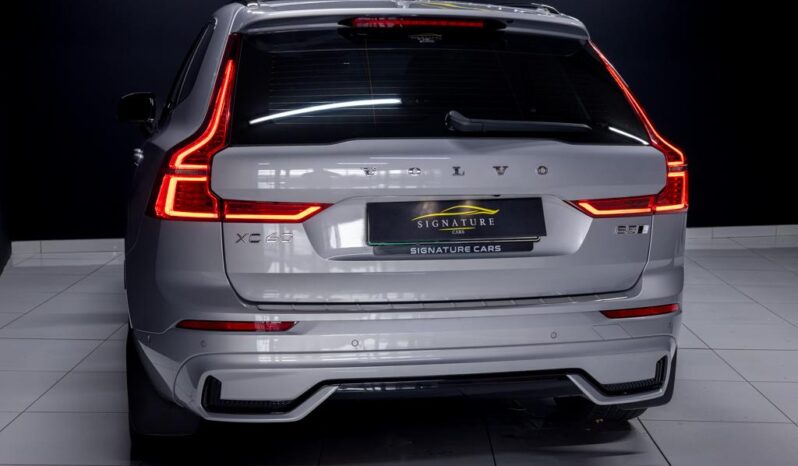 
								2024 Volvo XC60 B5 AWD Ultimate Dark full									