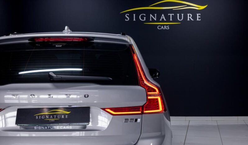 
								2024 Volvo XC60 B5 AWD Ultimate Dark full									